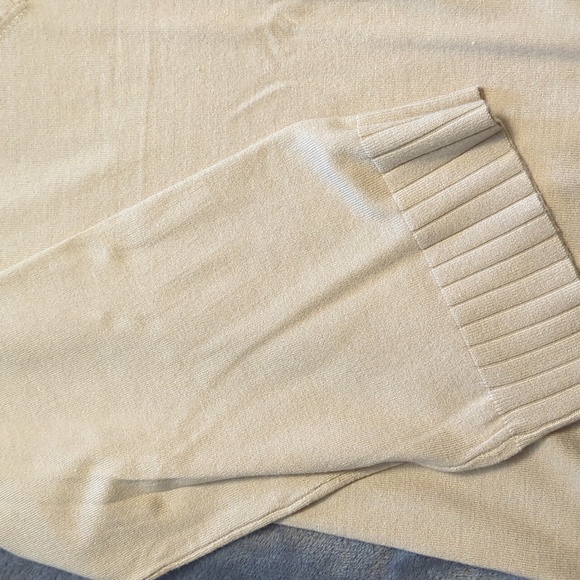 Max Studio Sweater - Picture 2 of 6